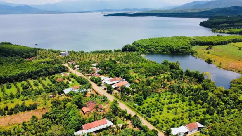 Bán gấp lô đất mặt tiền hồ Thuỷ Điện Sông Hinh
