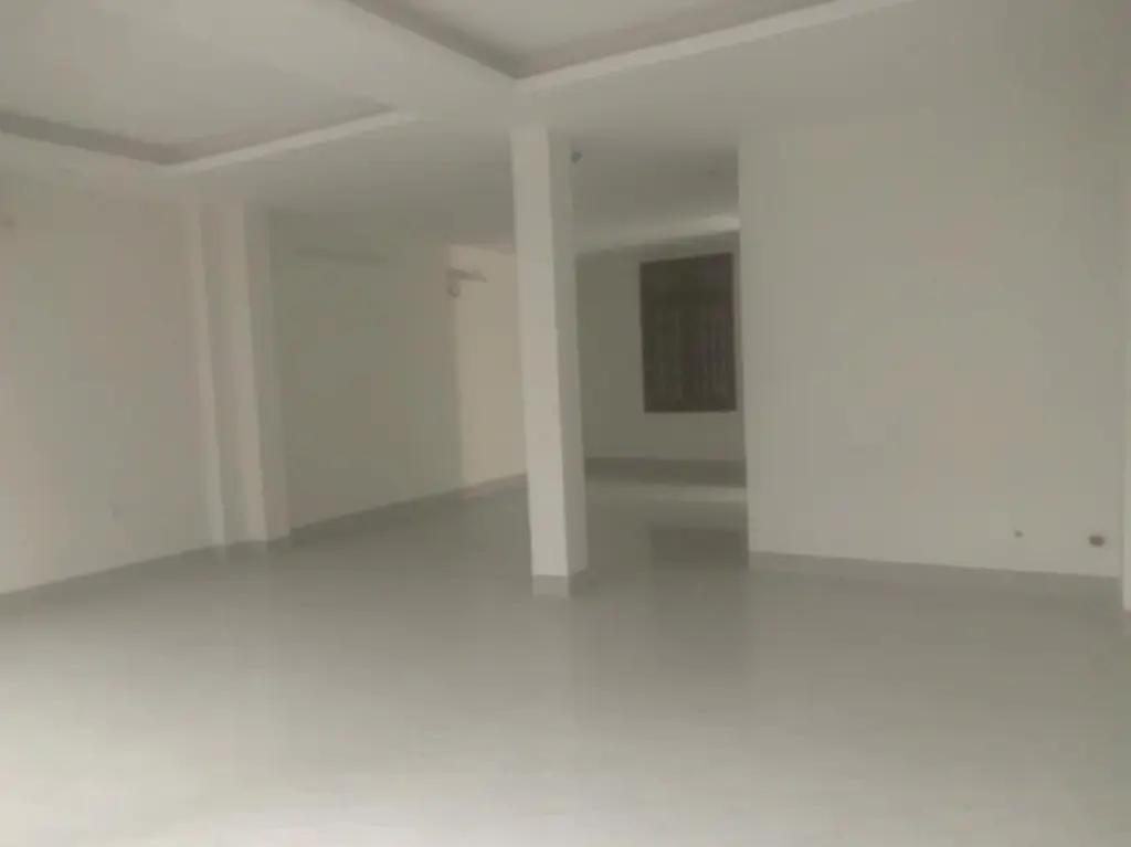 Main-Cho thuê nhà nguyên căn mặt phố phan văn trường : dt: 60m2x3 tầng mt: 6,6m vỉa hè rộng giá 55tr/ tháng-0