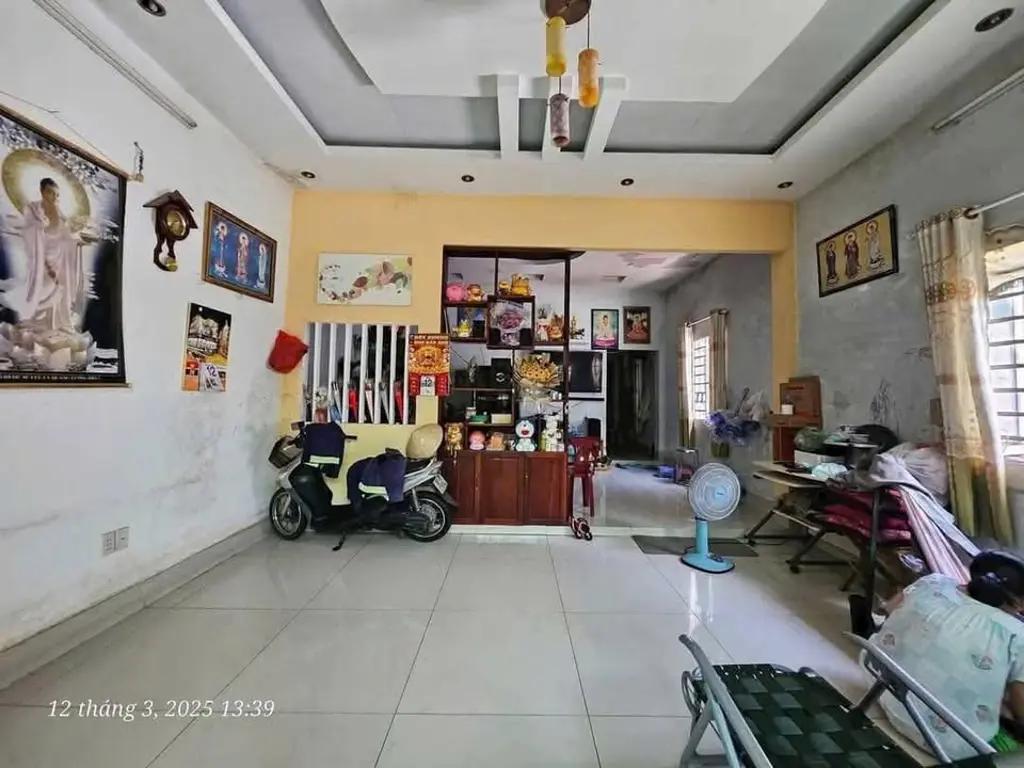 Main-Bán căn nhà cấp 4 có 2 phòng ngủ Lái Thiêu, Bình Dương-0