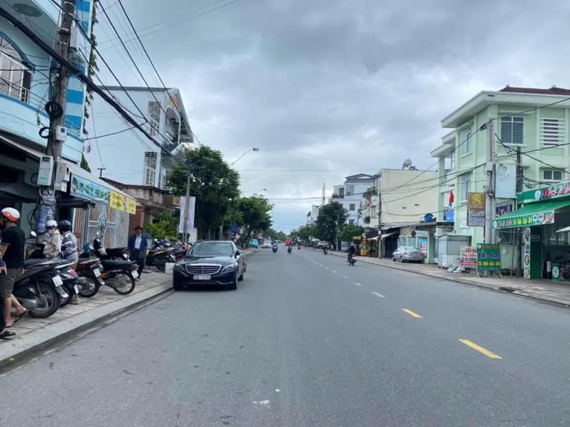 Bán đất tặng nhà 2 tầng mặt tiền đường Nguyễn Trãi, Thị Trấn Diên Khánh