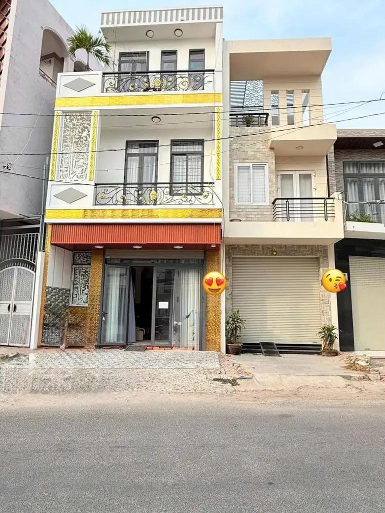 Main-Bán nhà 1 trệt 2 lầu mặt tiền đường Tú Xương, P. 4, TP Vũng Tàu-0