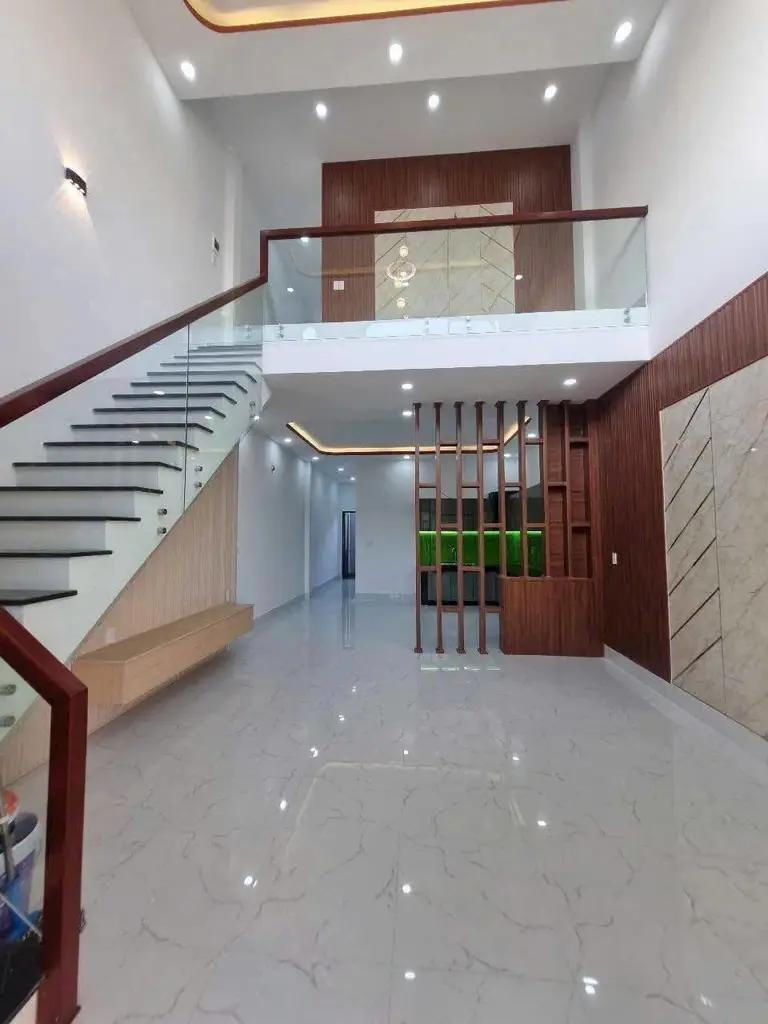 Main-Nhà mặt tiền đường nhựa thị trấn Đức Hoà, Long An-1