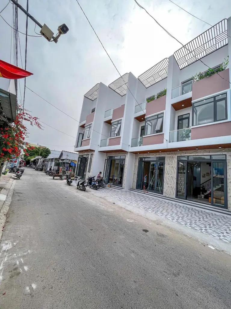 Main-Dãy 4 căn nhà phố 2 lầu xây mới 100% - Vị trí đẹp ngay trung tâm Ninh Kiều - Lộ nhựa 8m - Đường Phạm Ngũ Lão-0