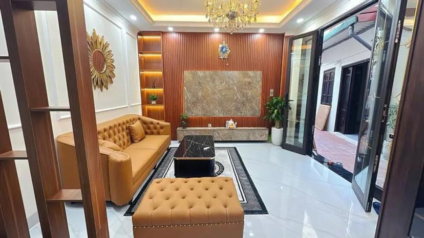 Cần Bán Nhà Tại Bát Khối Long Biên, 5 Tầng Mặt Tiền Đẹp Full Nội Thất