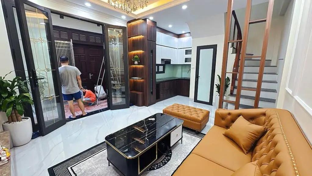 Main-Cần Bán Nhà Tại Bát Khối Long Biên, 5 Tầng Mặt Tiền Đẹp Full Nội Thất-1