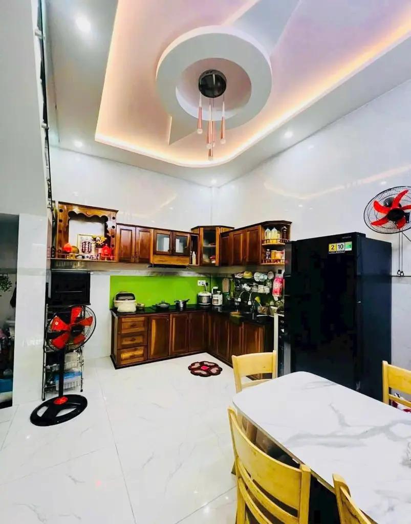 Main-NHÀ 4 TẦNG TRUNG TÂM TP. QUY NHƠN – GẦN BIỂN, GẦN TRƯỜNG, GẦN SIÊU THỊ – VỊ TRÍ ĐẸP, GIÁ TỐT-1