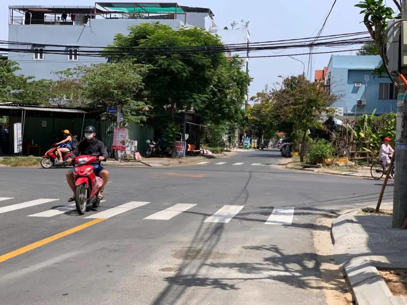 LÔ GÓC KHUÊ MỸ ĐÔNG – VŨ MỘNG NGUYÊN