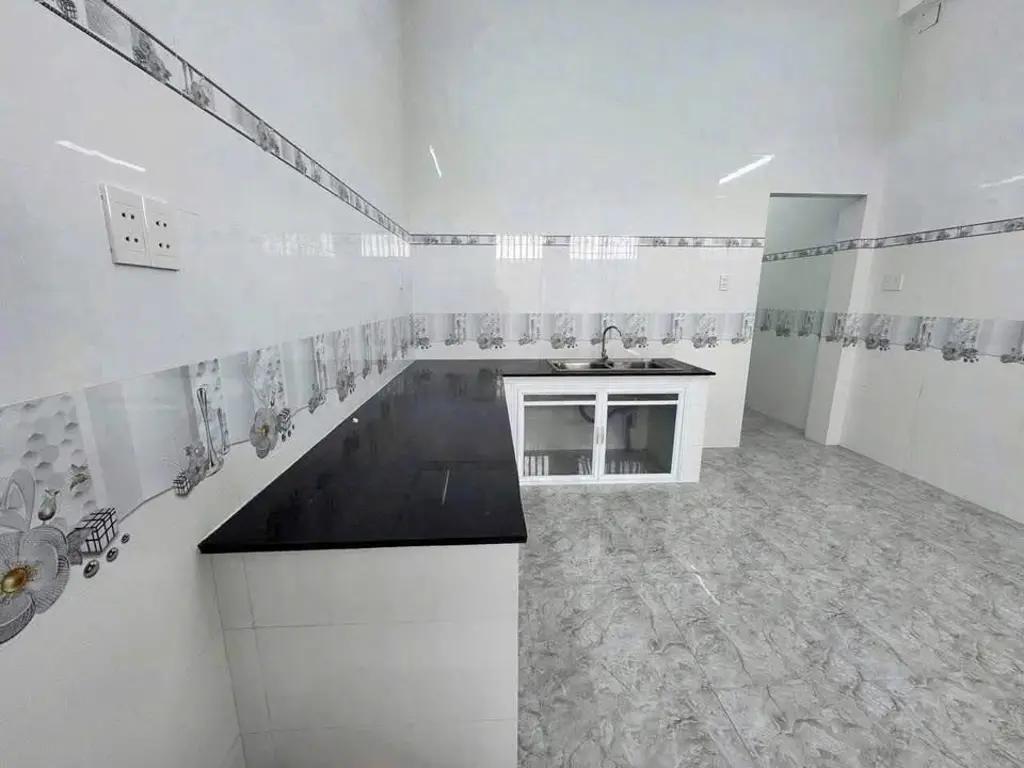 Main-Căn nhà 1 trệt 1 lầu mới xây mặt tiền đường nhựa Lê Văn Khuyên, Phường 5, Tp. Tân An, Long An-5