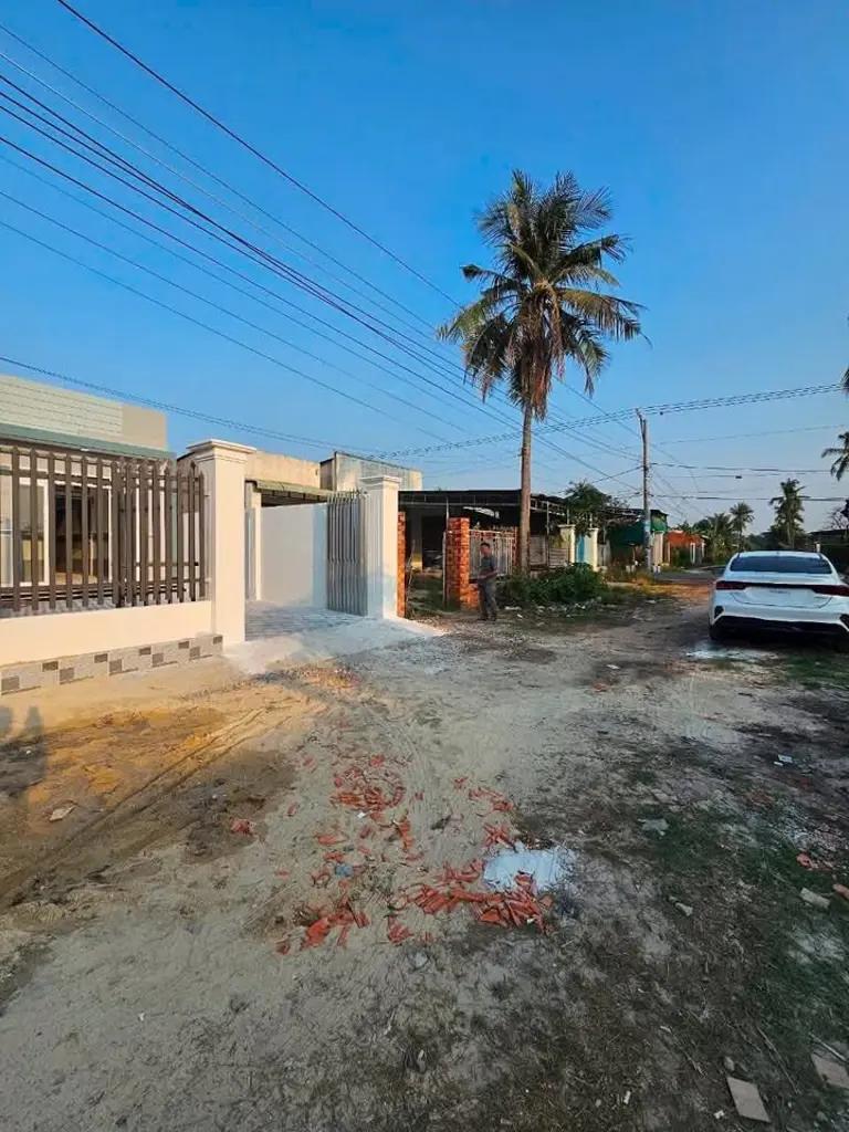Nhà mới 99 % vừa hoàn thiện ấp Long Hải, xã Trường Tây, TX. Hoà Thành, tỉnh Tây Ninh