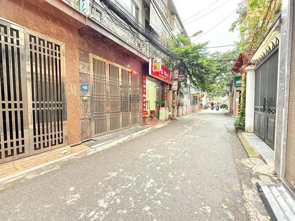 Main-42M2 OTO TRÁNH TRẦN QUỐC HOÀN - KINH DOANH TẤP NẬP-1