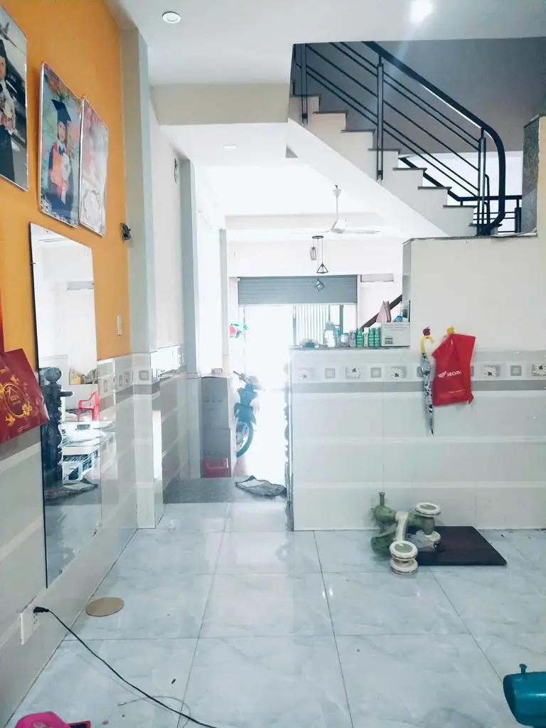 Main-Nhà 1 lầu 1 triệt 1 tum - Mặt Tiền Đường số 4 Gần Chợ Xóm Vắng, phường Dĩ An, Tp. Dĩ An-1