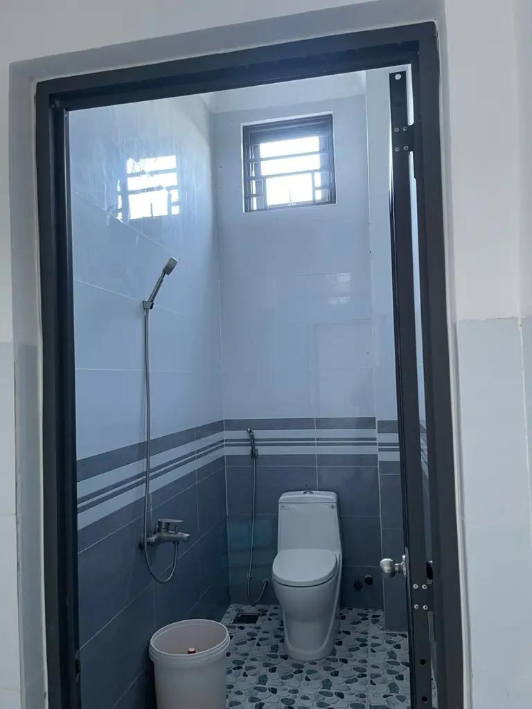 Main-NHÀ THUÊ KDC ĐÔNG PHÚ 3 PHÒNG NGỦ RỘNG RÃI-8