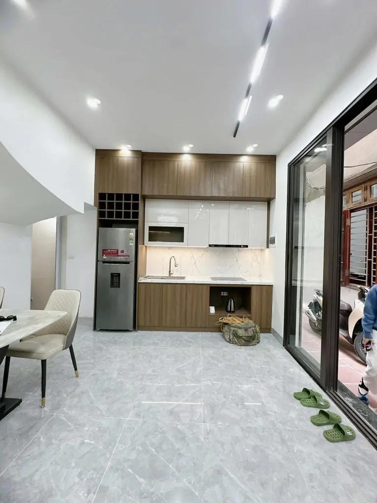 Main-Lỗ chứng khoán 4 tỷ rưỡi cần bán gấp căn nhà trung tâm Long Biên-2