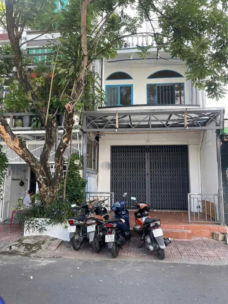 Bán nhà 2 tầng nằm trên đường Trần Bình Trọng, phường Phước Tiến