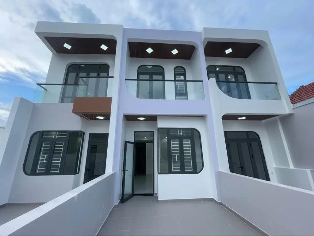 Main-BÁN NHÀ GẦN BIỂN NHA TRANG 3 TẦNG MỚI HOÀN THIỆN - 107M2 SÂN ĐỖ OTO RỘNG RÃI CHỈ 5,1 Tỷ-0