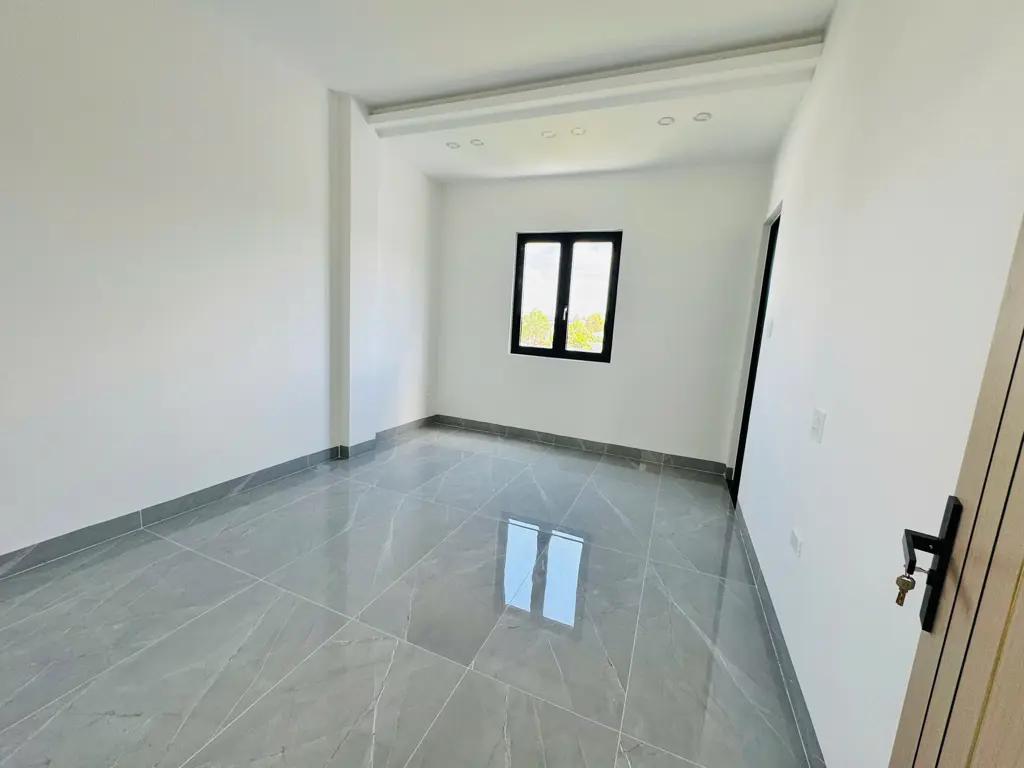 Main-Nhà đẹp 1 trệt 2 lầu mới 100% - full nội thất cao cấp đường D35 - sổ hồng hoàn công-9