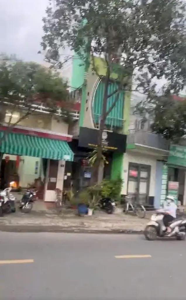 Main-Nhà 1 trệt 1 lầu mặt tiền Huỳnh Việt Thanh, (cách Chợ Phường 2 200m ), TP Tân An , Long An-0