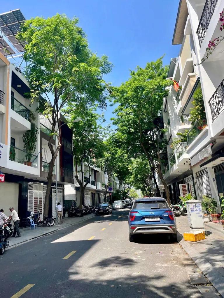 Main-Bán nhà đường B3 Tạ Xuân Thu - VCN Phước Hải, gần chung cư CT4 • Diện tích: 81m2 Ngang 4,5m • Đường rộng 13M. Hướng Tây Bắc  • Nhà 3 tầng có 4 phòng ngủ, 4WC, phòng khách, bếp. Nhà không nội thất • Hiện đang cho thuê 14tr/tháng-0