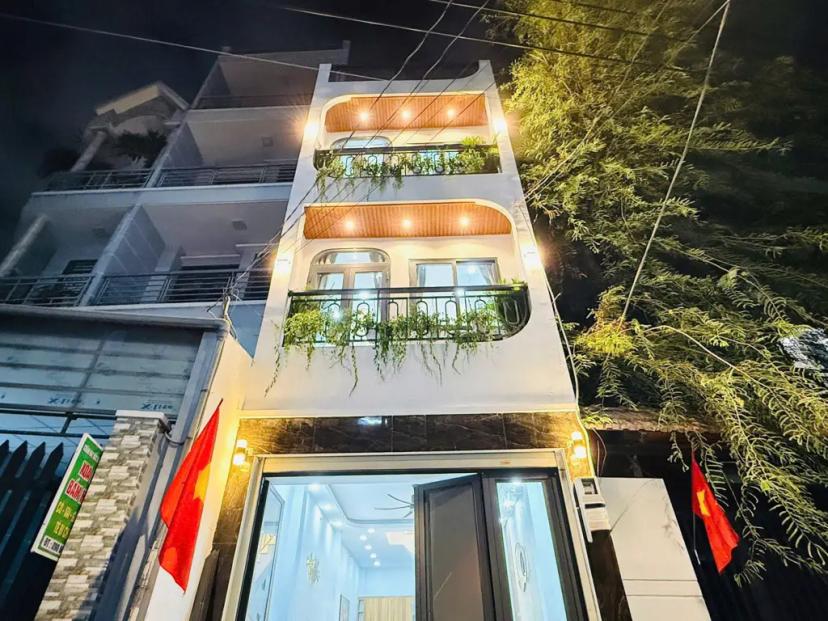 LÊN SÓNG EM NHÀ PHỐ HẺM 1 TRỤC THÔNG XE TẢI LÊ ĐỨC THỌ