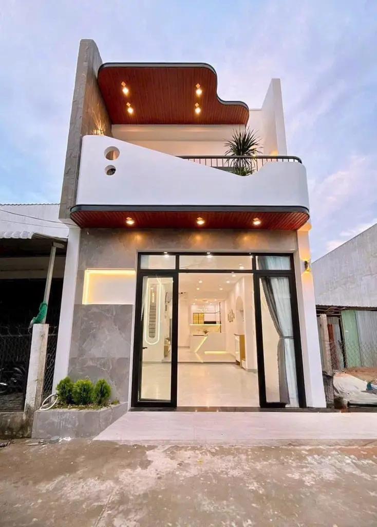 Bán nhà trệt lầu mới xây dựng hẻm tổ 3 hồ Búng Xáng
