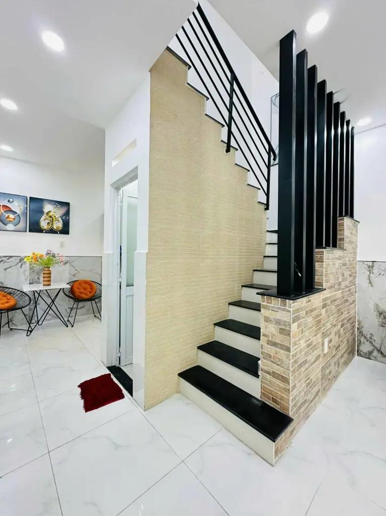 Main-CHỈ HƠN 3TỶ - 33M2 NHÀ 2 TẦNG - THỐNG NHẤT P10 GÒ VẤP - GẦN QUANG TRUNG - SỔ VUÔNG VỨC, HOÀN CÔNG, CC NHANH-2