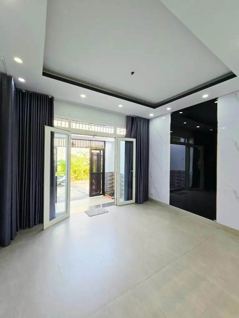 Main-NHÀ PHỐ LONG TRƯỜNG GIẢM SỐC 300 TRIỆU!-2