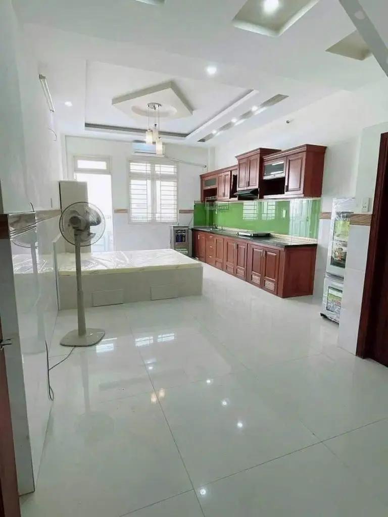 Main-CHDV mặt tiền đường 12m (dự phóng 40m MT Dương Quảng Hàm)-2
