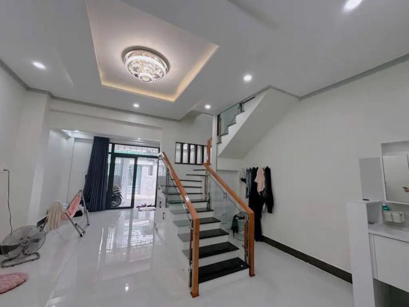 NHÀ LẦU - ĐƯỜNG BÊTONG Ô TÔ - P. PHÚ THỦY