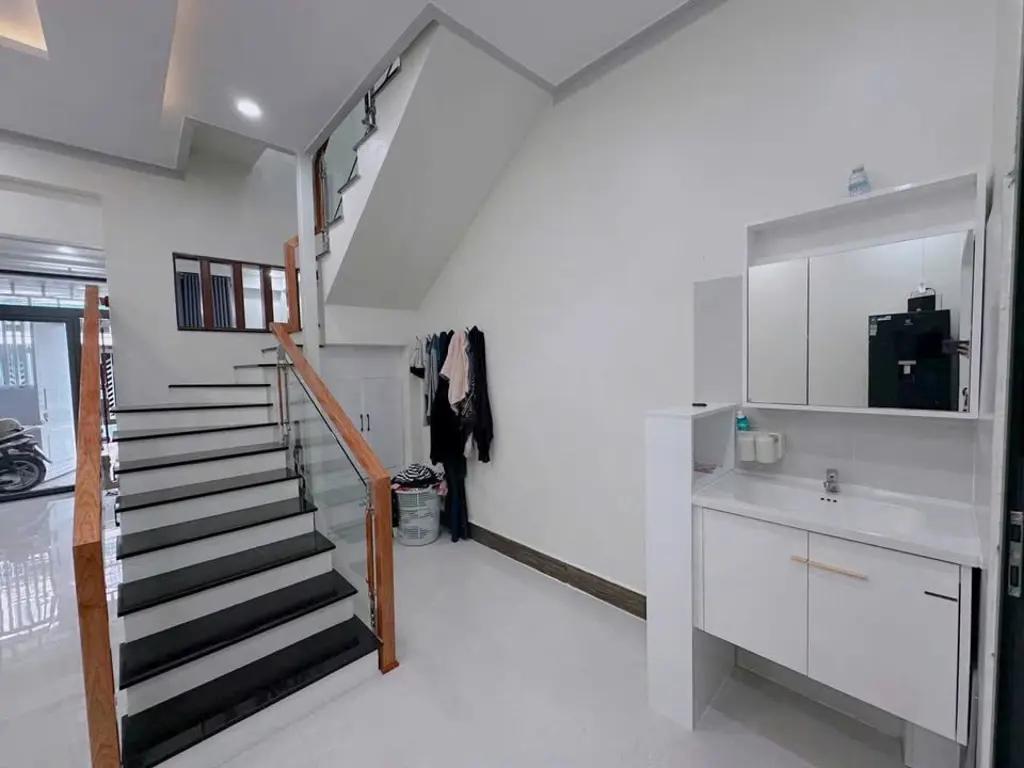 Main-NHÀ LẦU - ĐƯỜNG BÊTONG Ô TÔ - P. PHÚ THỦY-1