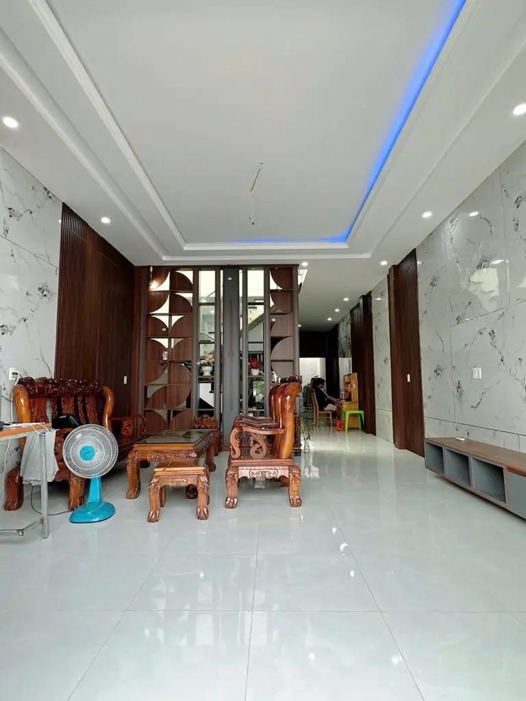 Nhà lầu 1 trệt sổ riêng thổ cư thuộc khu Thiện Tân - Trảng Dài Giá chỉ 2 tỷ 350tr
